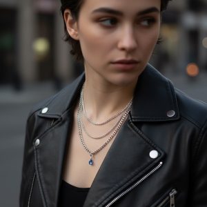 Lots of Chains Mini Drops – lager-på-lager-halsband med färgad droppformad sten