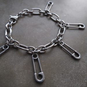 Armband säkerhetsnålar