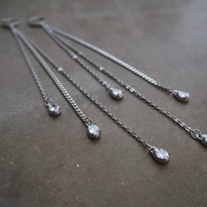 Långa örhängen i rostfritt stål med cubic zirconia