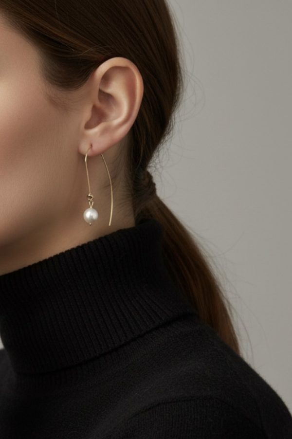 Örhängen i mässing med sötvattenspärlor och cubic zirconia