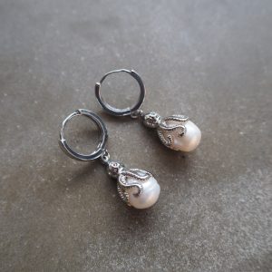 Örhängen bläckfisk med pärla