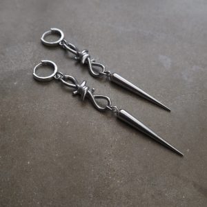 Barbed Wire spike örhängen med taggtrådsdesign i minimalistisk stil